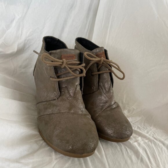 TOMS Metallic Lace Up Desert Booties - Wedge Heel - Size 10 Wide - Picture 10 of 13